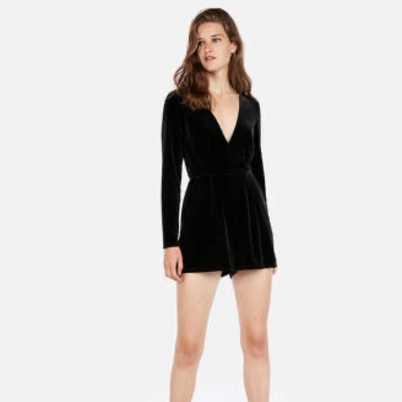 Express Pants - Express V-neck Velvet Romper